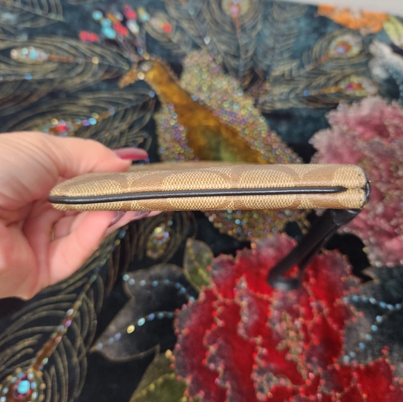 Coach Wrislet - Picture 6 of 11